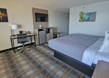 AmericInn by Wyndham Saint Ignace Lakefront hotel thumbnail 5