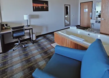 AmericInn by Wyndham Saint Ignace Lakefront hotel thumbnail 8