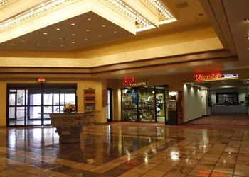 Ramada by Wyndham Viscount Suites Tucson East hotel thumbnail 2