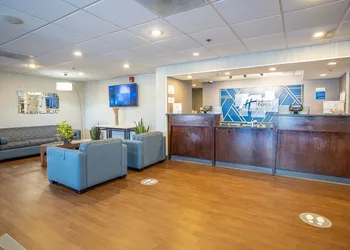 Holiday Inn Express Newark Airport Elizabeth by IHG hotel thumbnail 2