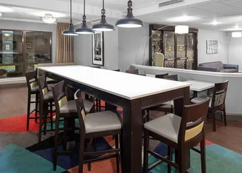 Holiday Inn Express Newark Airport Elizabeth by IHG hotel thumbnail 3