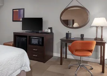 Holiday Inn Express Newark Airport Elizabeth by IHG hotel thumbnail 7