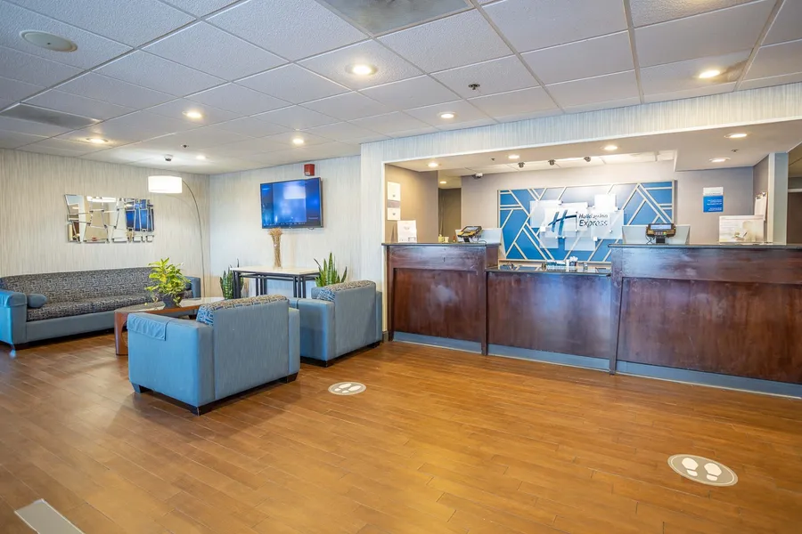 Holiday Inn Express Newark Airport Elizabeth by IHG hotel detail image 2