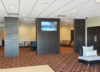 Days Inn by Wyndham Henryetta hotel thumbnail 2