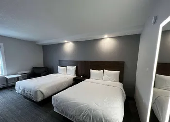 Travelodge by Wyndham Regina hotel thumbnail 8
