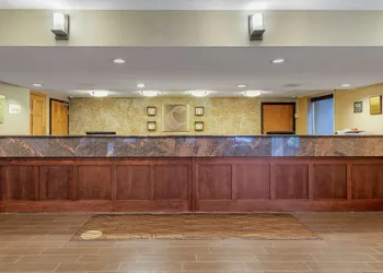 Comfort Inn Lansing West hotel thumbnail 2