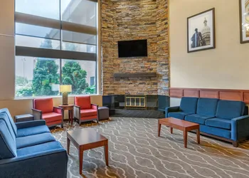 Comfort Inn Lansing West hotel thumbnail 3