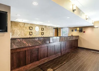 Comfort Inn Lansing West hotel thumbnail 5