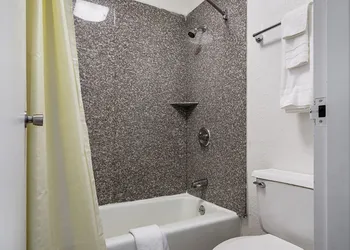 Rodeway Inn Asheboro hotel thumbnail 5
