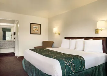Travelodge by Wyndham Winslow hotel thumbnail 5