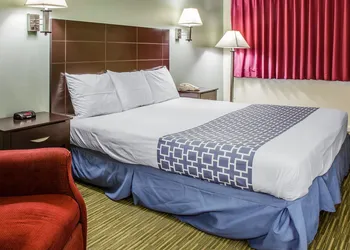 Rodeway Inn Groton - New London hotel thumbnail 7
