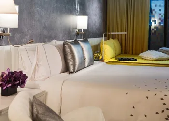 Renaissance New York Times Square Hotel by Marriott hotel thumbnail 3