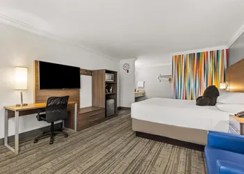Signature Temecula hotel thumbnail 5