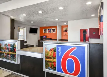 Motel 6 Memphis, TN - Downtown hotel thumbnail 4