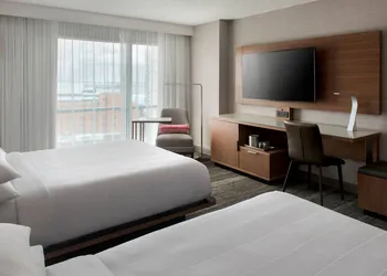 Norfolk Waterside Marriott hotel thumbnail 6