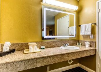 Quality Inn Salinas City Center Area hotel thumbnail 6