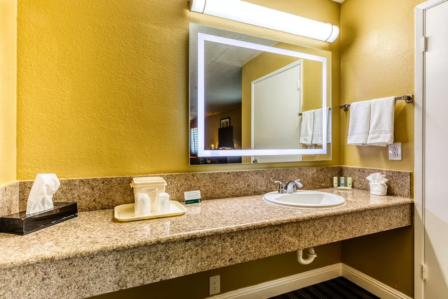 Quality Inn Salinas City Center Area hotel detail image 6