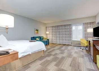 Hampton Inn & Suites Macon I-475 hotel thumbnail 6