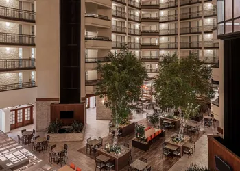 Embassy Suites by Hilton Nashville Airport hotel thumbnail 4