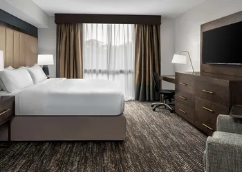 Embassy Suites by Hilton Nashville Airport hotel thumbnail 8