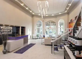 Hampton Inn Holland hotel thumbnail 3
