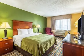 Quality Inn Los Lunas - Albuquerque South hotel thumbnail 7