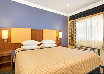 Days Inn by Wyndham San Francisco - Lombard hotel thumbnail 7