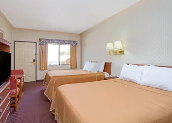 Travelodge by Wyndham Lynwood hotel thumbnail 2