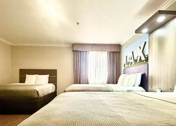Quality Inn & Suites Los Angeles Airport - Stadium District hotel thumbnail 7