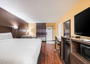 Econo Lodge Columbus near Airport hotel thumbnail 3