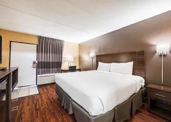 Econo Lodge Columbus near Airport hotel thumbnail 5