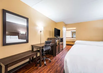 Econo Lodge Columbus near Airport hotel thumbnail 8