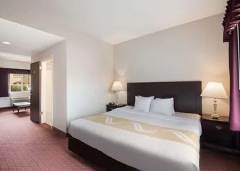 Quality Inn Grand Suites Bellingham hotel thumbnail 4