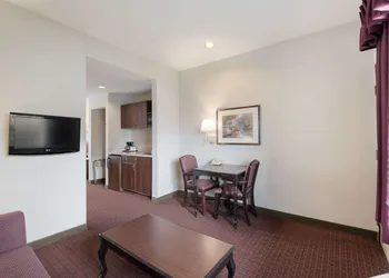 Quality Inn Grand Suites Bellingham hotel thumbnail 6