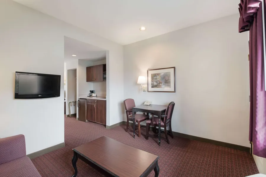 Quality Inn Grand Suites Bellingham hotel detail image 6