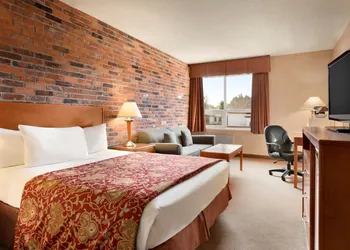 Travelodge by Wyndham North Bay hotel thumbnail 6