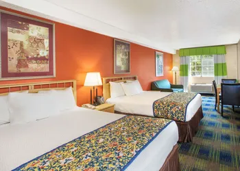Days Inn by Wyndham Fremont hotel thumbnail 5