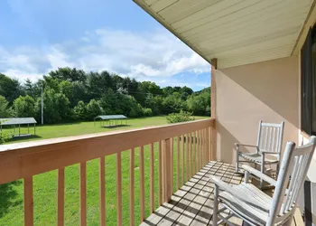 Americas Best Value Inn Canton, NC hotel thumbnail 7