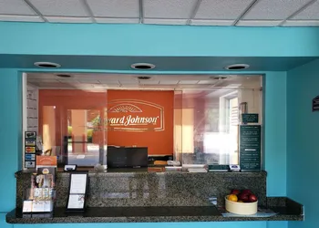 Howard Johnson by Wyndham Virginia Beach hotel thumbnail 5