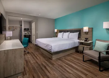 Travelodge by Wyndham LAX hotel thumbnail 4