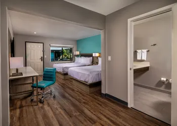 Travelodge by Wyndham LAX hotel thumbnail 7