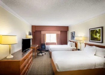 La Quinta Inn by Wyndham Austin Capitol / Downtown hotel thumbnail 5