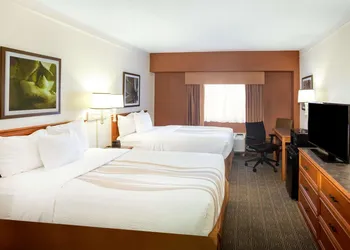 La Quinta Inn by Wyndham Austin Capitol / Downtown hotel thumbnail 7