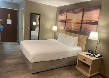 Days Inn by Wyndham Seatac Airport hotel thumbnail 7