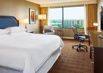 Sheraton Lisle Naperville Hotel hotel thumbnail 8
