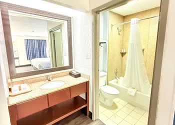 Baymont by Wyndham Tallahassee hotel thumbnail 5