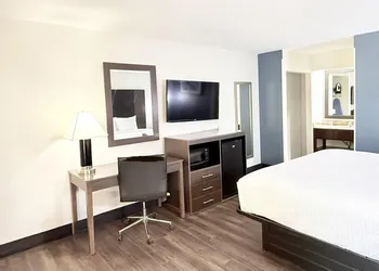 Baymont by Wyndham Tallahassee hotel thumbnail 8