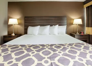 Baymont by Wyndham Northwood hotel thumbnail 4