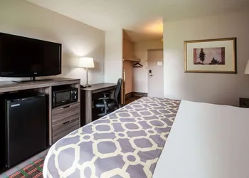 Baymont by Wyndham Northwood hotel thumbnail 5