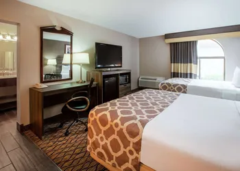 Baymont by Wyndham Northwood hotel thumbnail 8